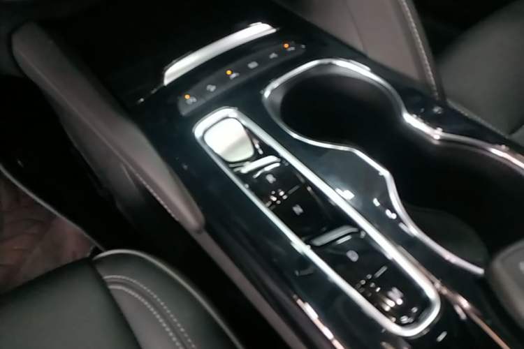 Used Buick Envision 2021 Encore Plus Avenir Aivia 7-Seater Edition Gear Lever