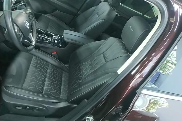 Used Buick Envision 2021 Encore Plus Avenir Aivia 7-Seater Edition Left Front Seat