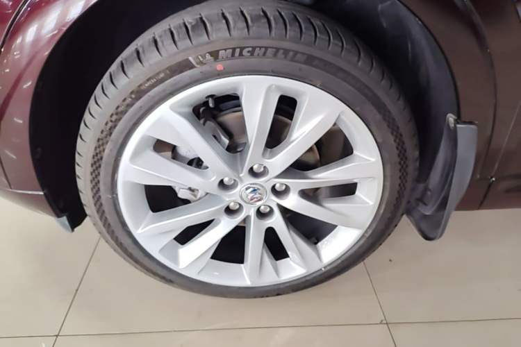 Used Buick Envision 2021 Encore Plus Avenir Aivia 7-Seater Edition Left Front Wheel Hub