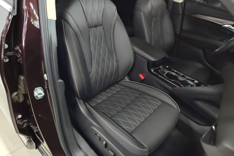 Used Buick Envision 2021 Encore Plus Avenir Aivia 7-Seater Edition Right Front Seat