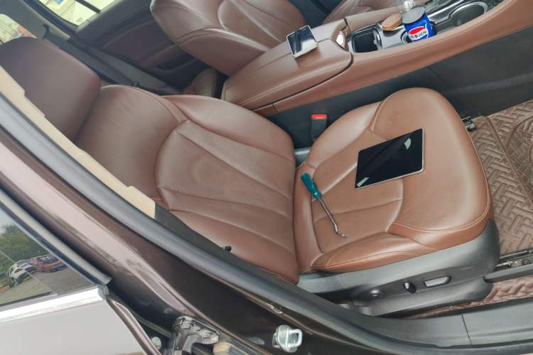 Used Buick Envision 2021 532T Two-Wheel-Drive Luxury Version Right Front Seat