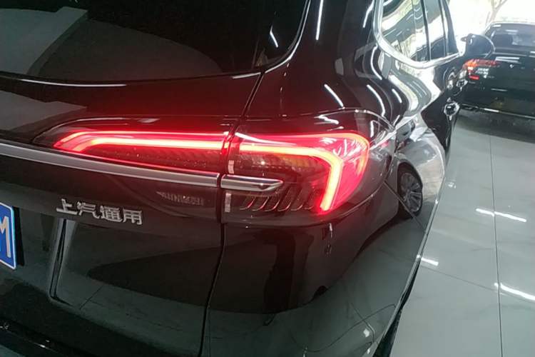 Used Buick Envision 2021 Encore Plus Avenir Aivia 7-Seater Edition Right Rear Taillight