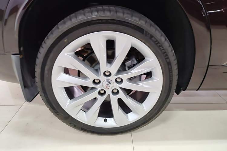 Used Buick Envision 2021 Encore Plus Avenir Aivia 7-Seater Edition Right Rear Wheel Hub