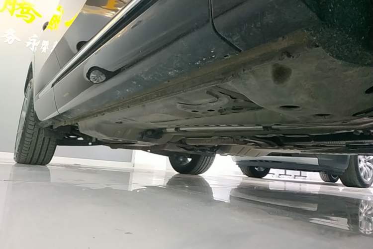 Used Buick Envision 2021 Encore Plus Avenir Aivia 7-Seater Edition Right Side Sill