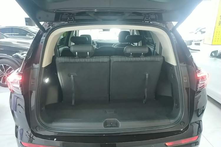 Used Buick Envision 2021 Encore Plus Avenir Aivia 7-Seater Edition Trunk