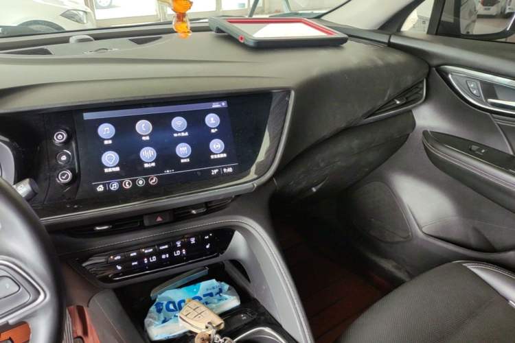 Used Buick Envision 2021 Encore Plus 652T Five-Seat Luxury Model Audio And AC Panel