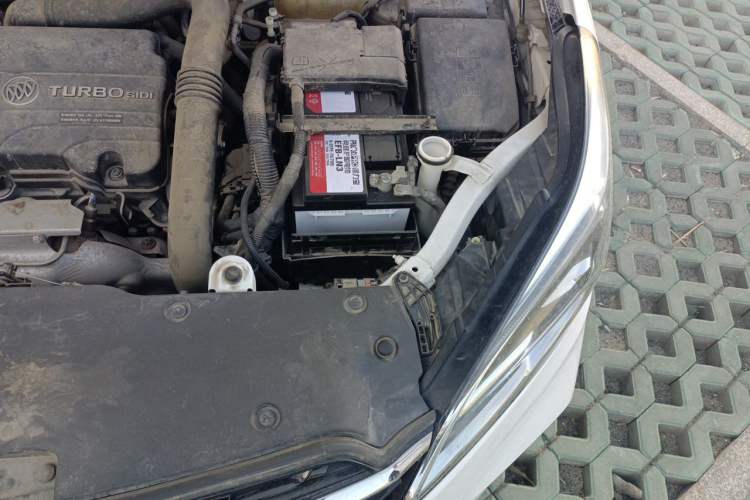 Used Buick Envision 2021 532T Two-Wheel-Drive Luxury Version Engine Bay Left