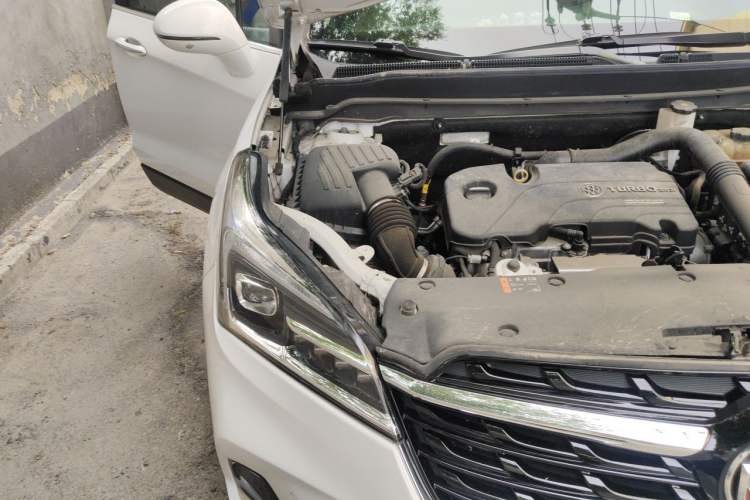 Used Buick Envision 2021 532T Two-Wheel-Drive Luxury Version Engine Bay Right
