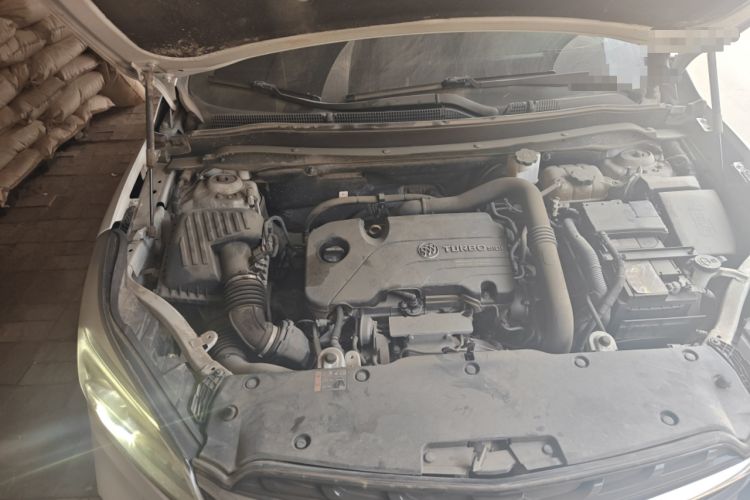 Used Buick Envision 2021 532T Two-Wheel-Drive Luxury Version Engine Bay Right