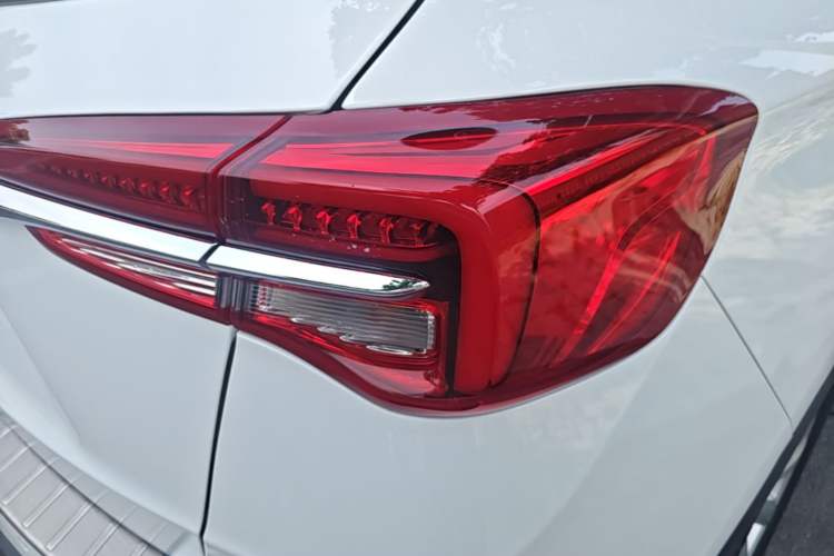 Used Buick Envision 2021 532T Two-Wheel-Drive Leading Version Exterior 3