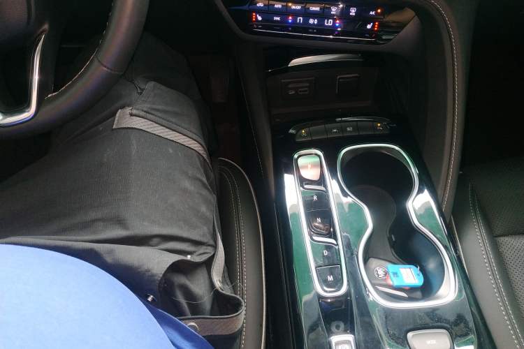Used Buick Envision 2021 Encore Plus 652T Five-Seat Luxury Model Gear Lever