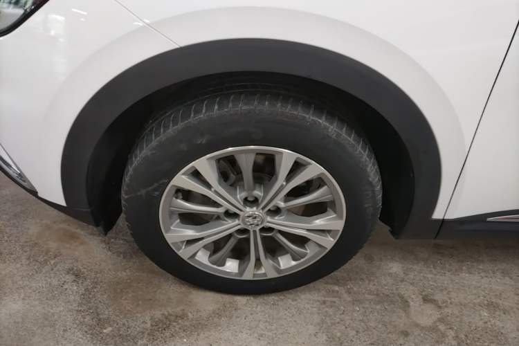 Used Buick Envision 2021 Encore Plus 652T 7-Seat Luxury Model Left Front Wheel Hub
