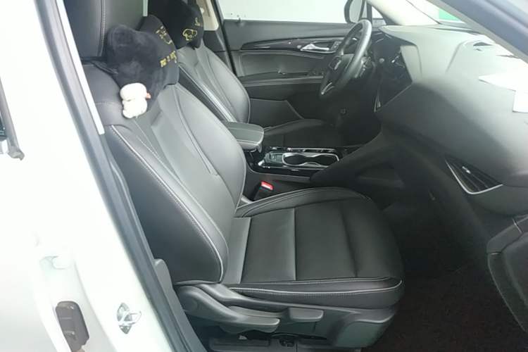 Used Buick Envision 2021 Encore Plus 652T Five-Seat Luxury Model Right Front Seat