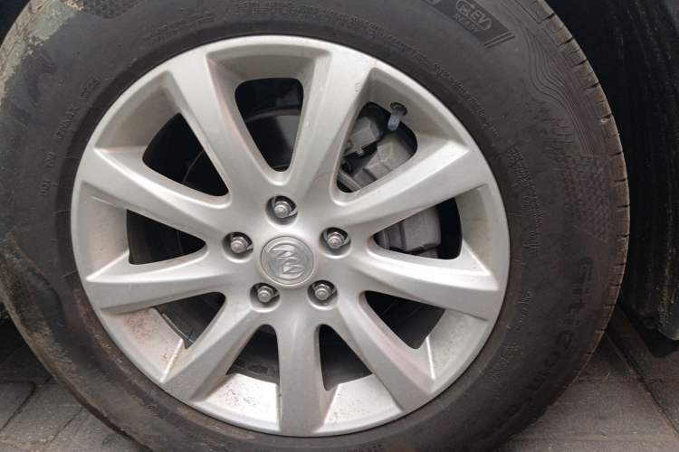 Used Buick Envision 2021 532T Two-Wheel-Drive Elite Version Right Front Wheel Hub
