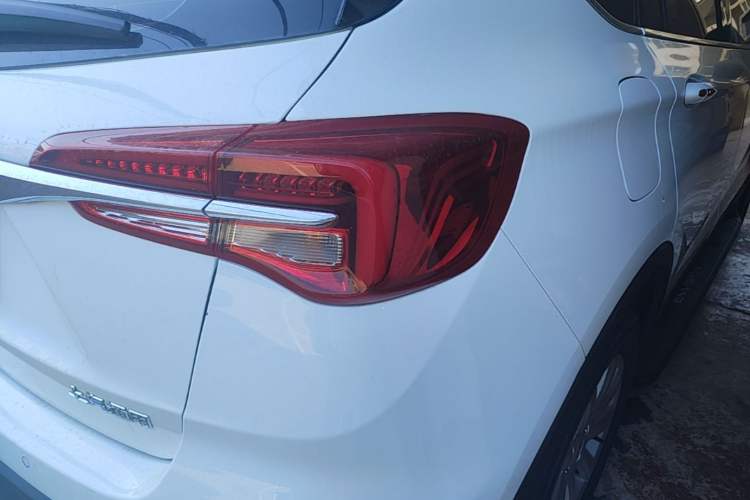 Used Buick Envision 2021 532T Two-Wheel-Drive Elite Version Right Rear Taillight