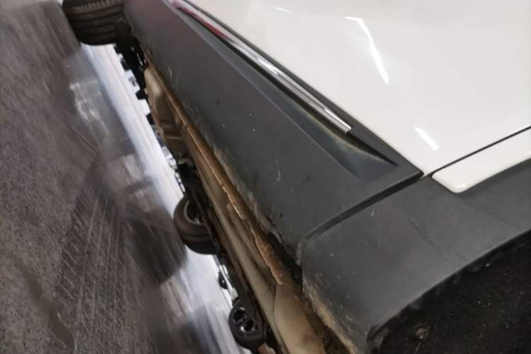 Used Buick Envision 2021 Encore Plus 652T 7-Seat Luxury Model Right Side Sill