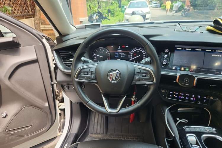 Used Buick Envision 2021 Encore Plus 652T Five-Seat Luxury Model Steering Wheel