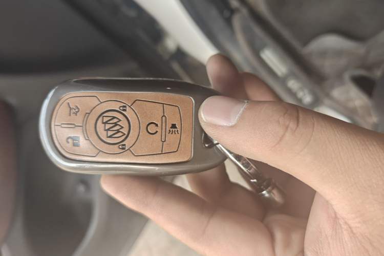 Used Buick Envision 2021 532T Two-Wheel-Drive Luxury Version Vehicle Key
