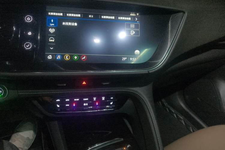 Used Buick Envision 2022 Encore Plus 652T Five-Seat Luxury Model Audio And AC Panel