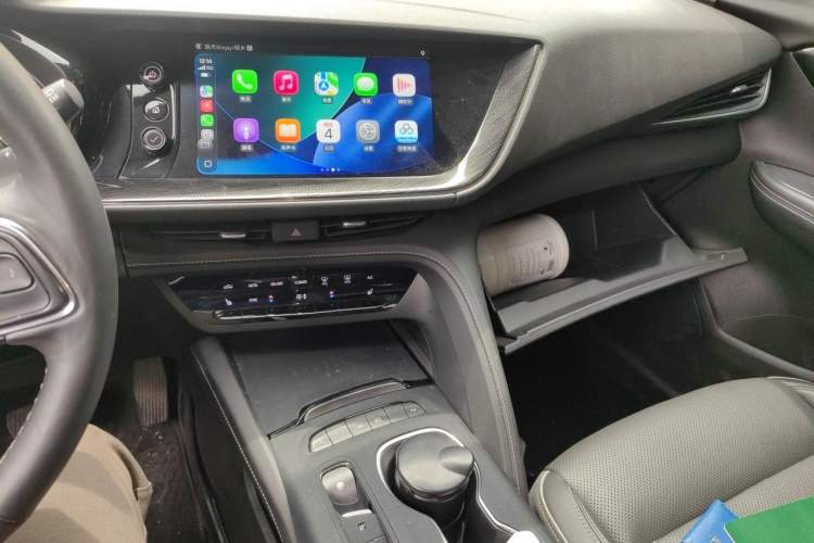 Used Buick Envision 2022 Encore Plus 652T Five-Seat Luxury Model Audio And AC Panel