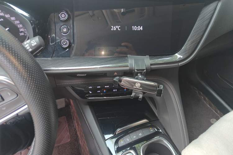 Used Buick Envision 2022 Encore Plus Avenir Avenir 5-Seater Edition Audio And AC Panel