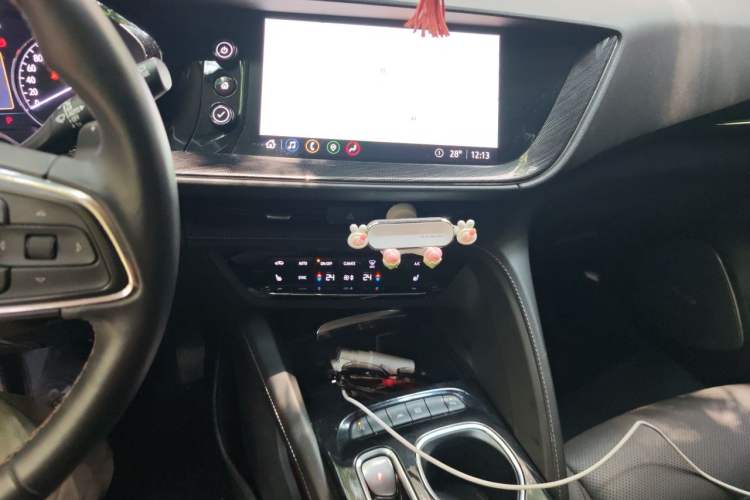 Used Buick Envision 2022 Facelift Encore S 652T Two-Wheel-Drive Luxury Model Audio And AC Panel