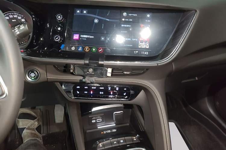 Used Buick Envision 2022 Facelift Encore S 652T Two-Wheel-Drive Luxury Model Audio And AC Panel