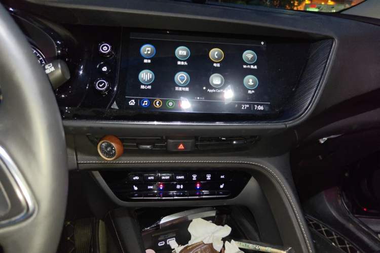 Used Buick Envision 2022 Encore Plus 652T Five-Seat Luxury Model Audio And AC Panel