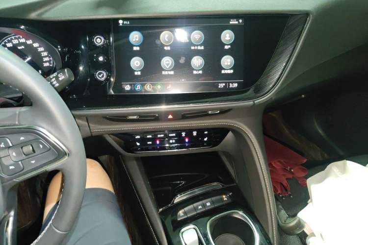 Used Buick Envision 2022 Encore Plus 552T Five-Seat Luxury Model Audio And AC Panel