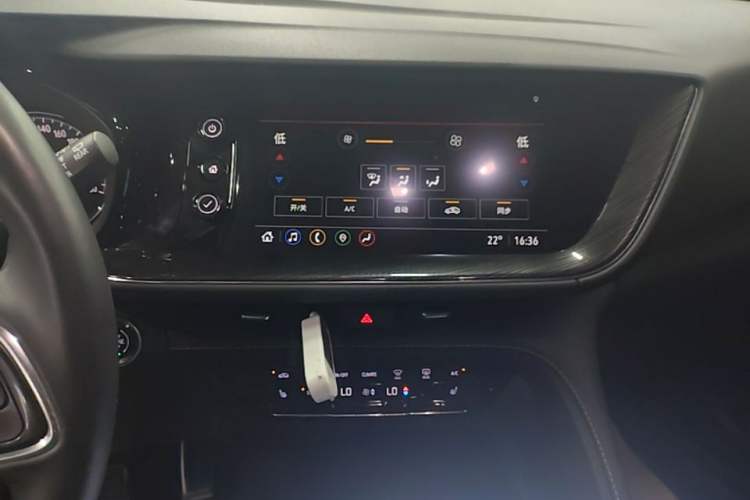 Used Buick Envision 2022 Facelift Encore S GS 4x4 Sport Edition Audio And AC Panel