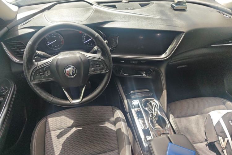 Used Buick Envision 2022 Encore S 552T Two-Wheel Drive Elite Model Center Console