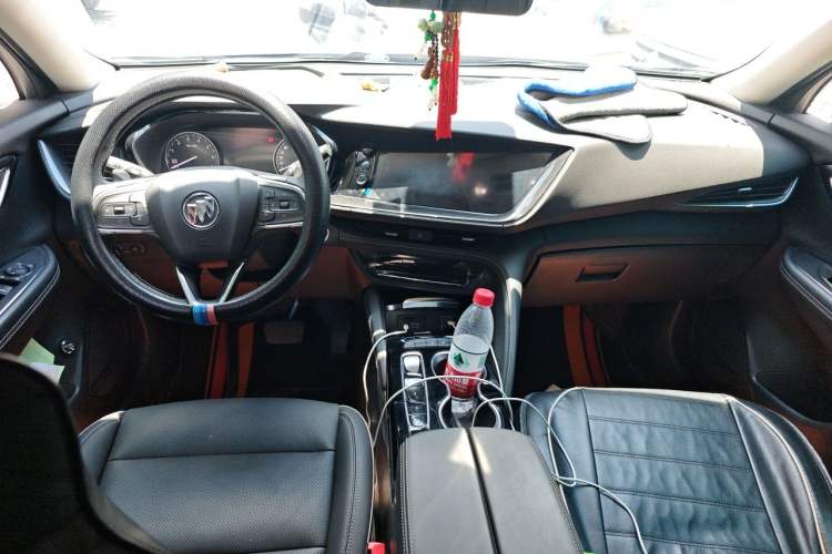 Used Buick Envision 2022 Encore Plus 652T Five-Seat Luxury Model Center Console