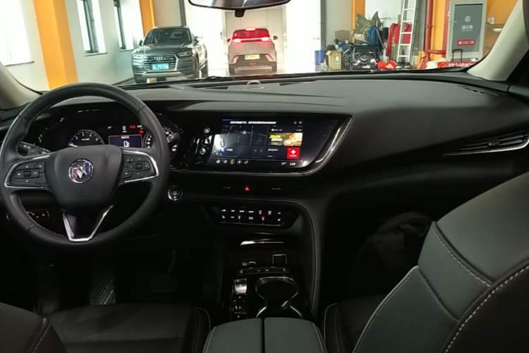Used Buick Envision 2022 Facelift Encore S 652T Two-Wheel-Drive Luxury Model Center Console
