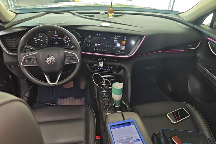 Used Buick Envision 2022 Encore Plus 652T Five-Seat Luxury Model Center Console
