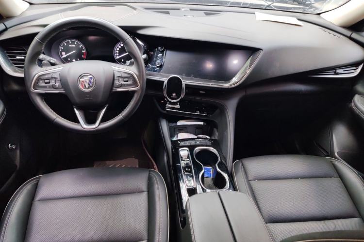 Used Buick Envision 2022 Encore Plus 652T Five-Seat All-Wheel-Drive Luxury Model Center Console