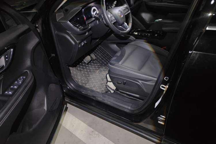 Used Buick Envision 2022 Encore Plus 552T Five-Seat Luxury Model Driver Seat