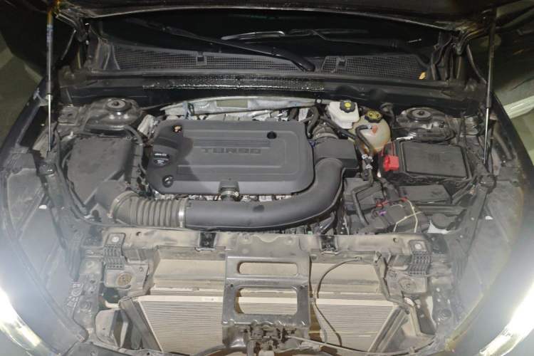 Used Buick Envision 2022 Encore Plus 652T Five-Seat Luxury Model Engine Bay