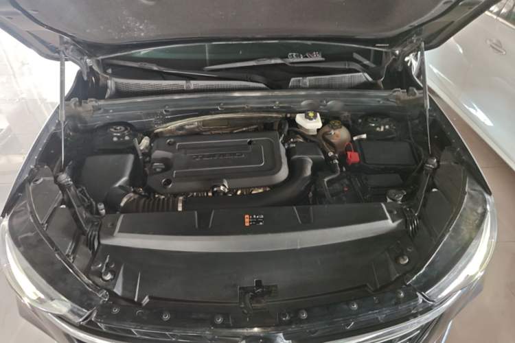 Used Buick Envision 2022 Encore Plus 652T Five-Seat Luxury Model Engine Bay
