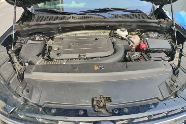 Used Buick Envision 2022 Encore Plus 652T Five-Seat Luxury Model Engine Bay