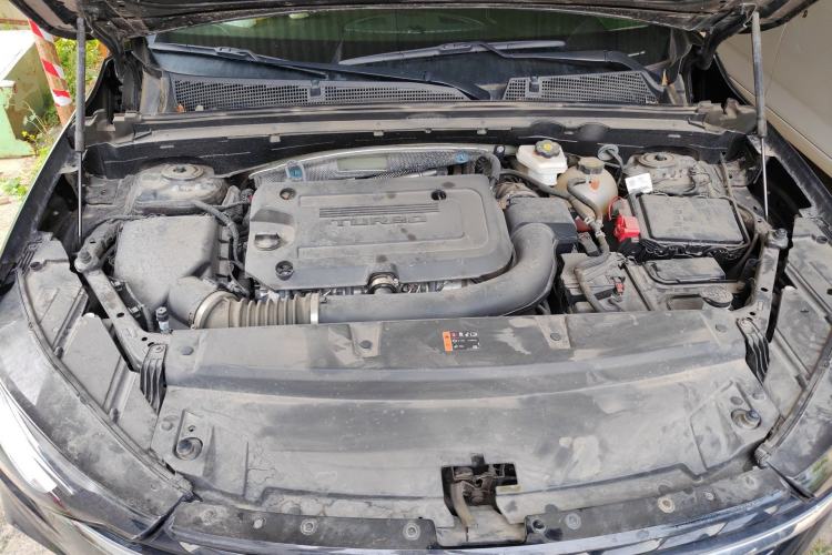 Used Buick Envision 2022 Encore Plus 652T Five-Seat All-Wheel-Drive Luxury Model Engine Bay