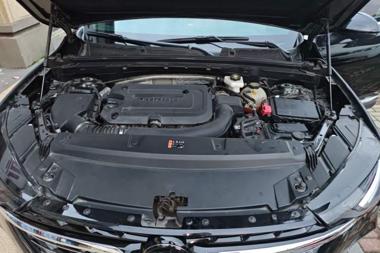 Used Buick Envision 2022 Encore Plus 652T Five-Seat Luxury Model Engine Bay