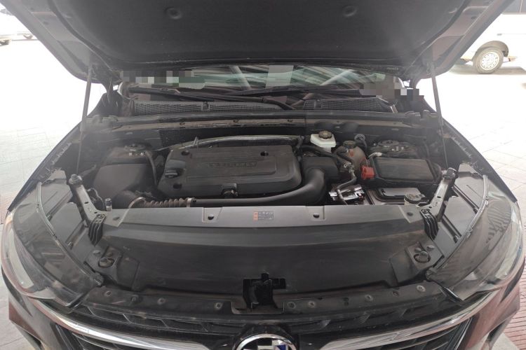 Used Buick Envision 2022 Encore Plus 652T Five-Seat All-Wheel-Drive Luxury Model Engine Bay