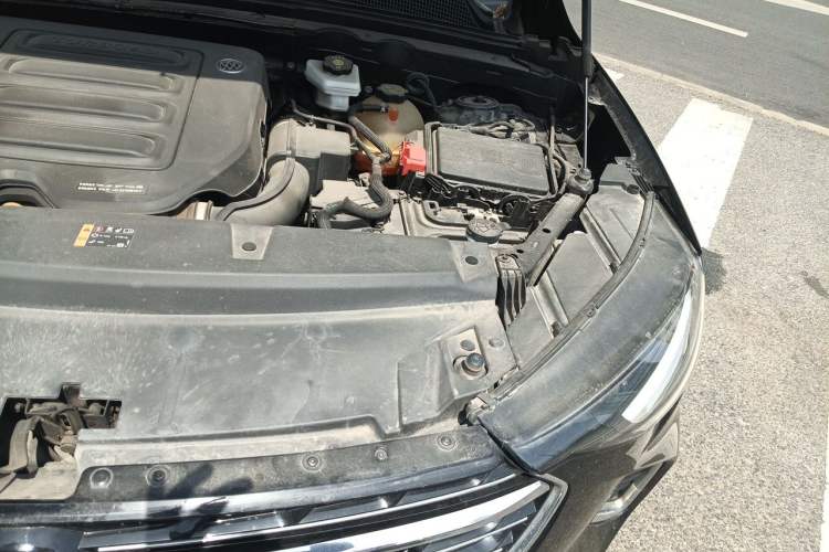 Used Buick Envision 2022 Encore S 552T Two-Wheel-Drive Luxury Model Engine Bay Left