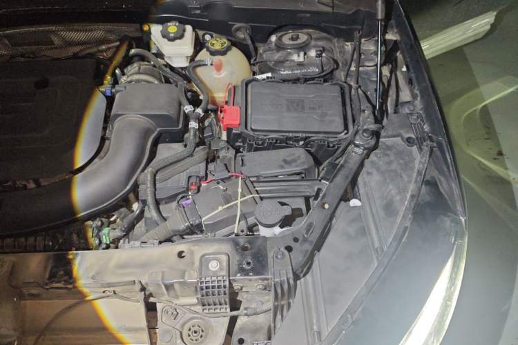 Used Buick Envision 2022 Encore Plus 652T Five-Seat Luxury Model Engine Bay Left