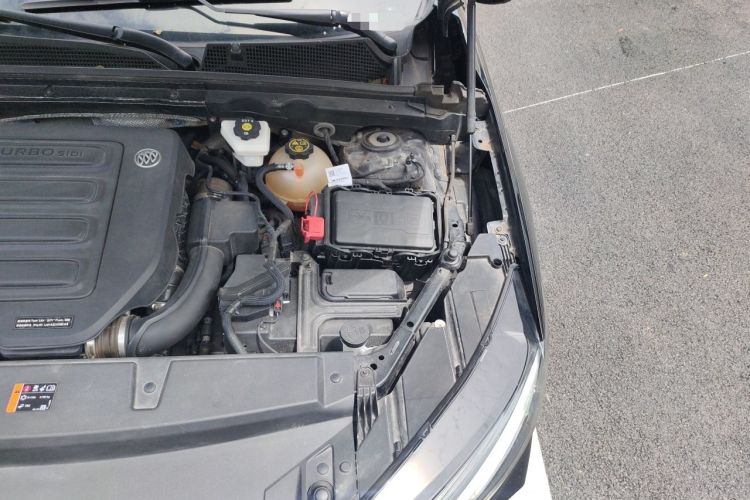 Used Buick Envision 2022 Facelift Encore S 552T Two-Wheel-Drive Luxury Model Engine Bay Left