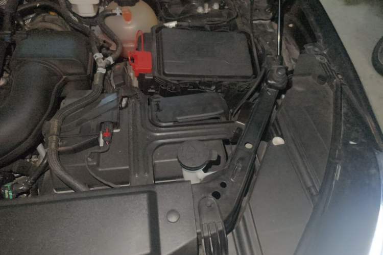 Used Buick Envision 2022 Encore Plus 652T Five-Seat Luxury Model Engine Bay Left