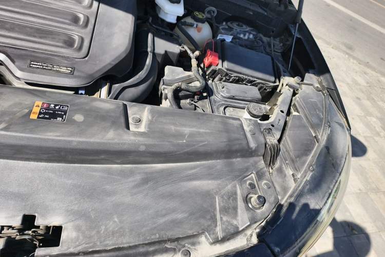 Used Buick Envision 2022 Encore S 552T Two-Wheel-Drive Luxury Model Engine Bay Left
