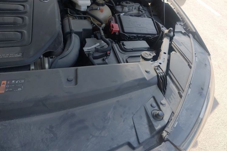 Used Buick Envision 2022 Facelift Encore S 552T Two-Wheel-Drive Luxury Model Engine Bay Left