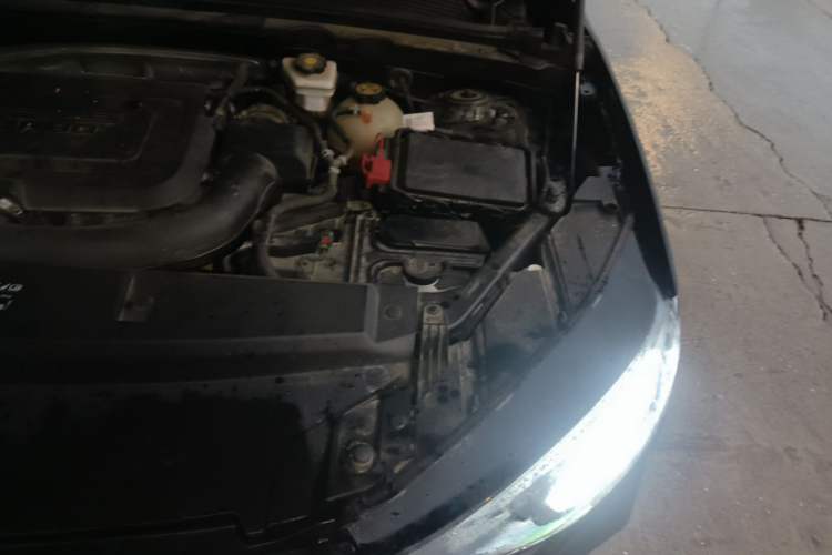 Used Buick Envision 2022 Encore Plus 652T Five-Seat Luxury Model Engine Bay Left