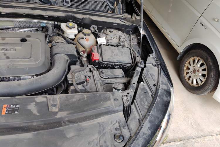 Used Buick Envision 2022 Encore Plus 652T Five-Seat All-Wheel-Drive Luxury Model Engine Bay Left